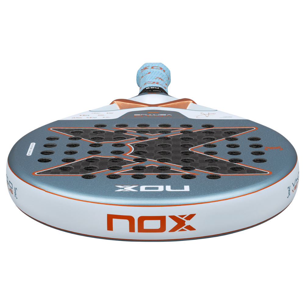 Pala de Padel Nox VK10 Ventus Control 12K By Aranzazu Osoro 2026 + Tarro de pelotas +Overgrip + Protector - Sur SportsPalas