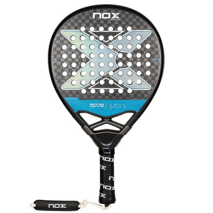 Pala Padel Nox AT10 Genius 12K By Agustin Tapia (360 - 375gr) 2024 Tarro de Pelotas+Overgrip+Funda - Sur SportsPalas