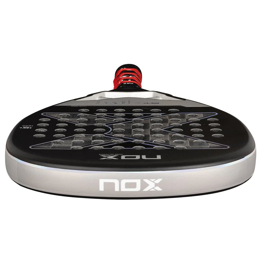 Pala Padel Nox AT10 Genius Attack By Agustin Tapia (360 - 375gr) 2024+Tarro de pelotas+Overgrip+Protector+Funda - Sur SportsPalas